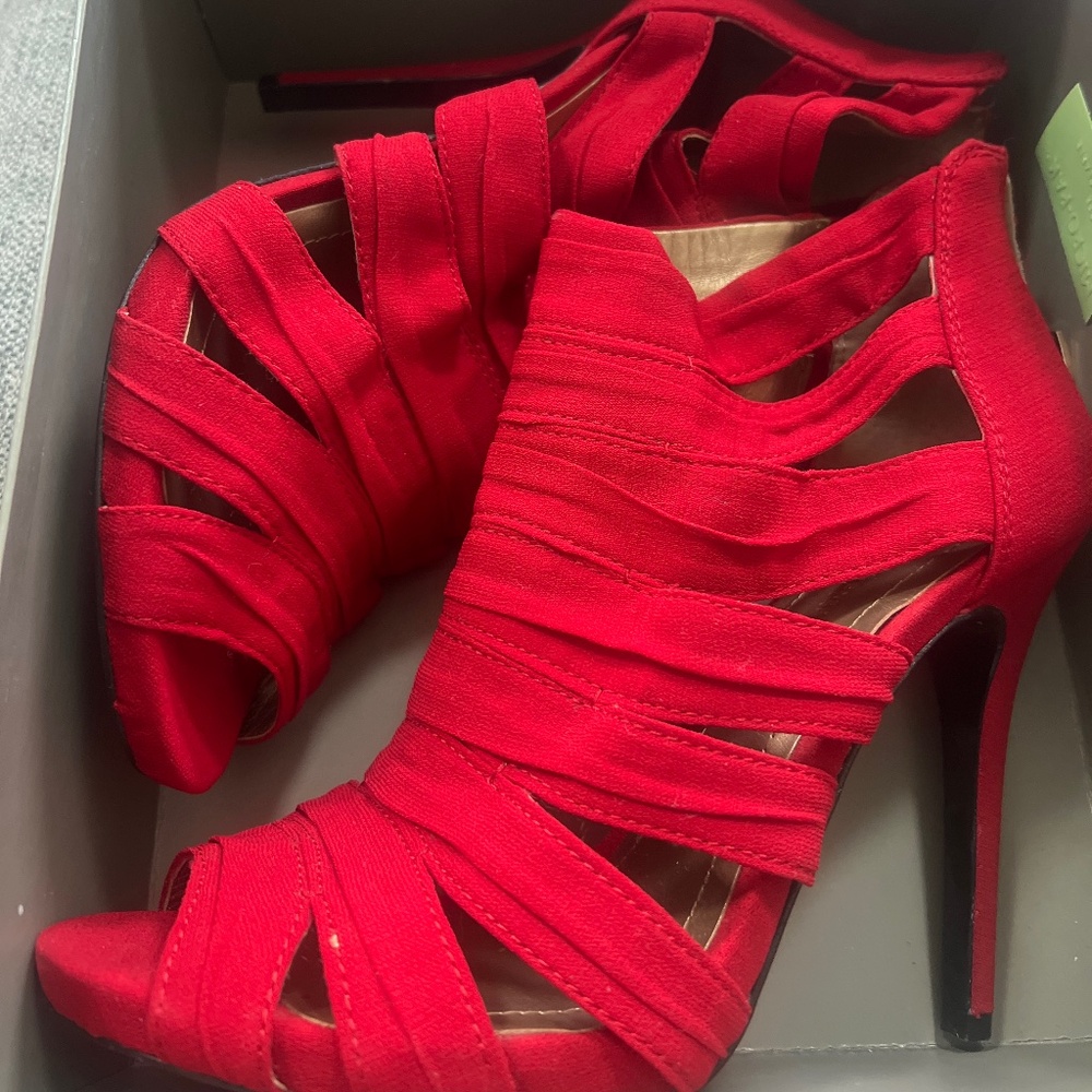 BCBG Womens BG-Elvin Leather Bootie Boots Gladiator Style Back Zipper Size 8.5